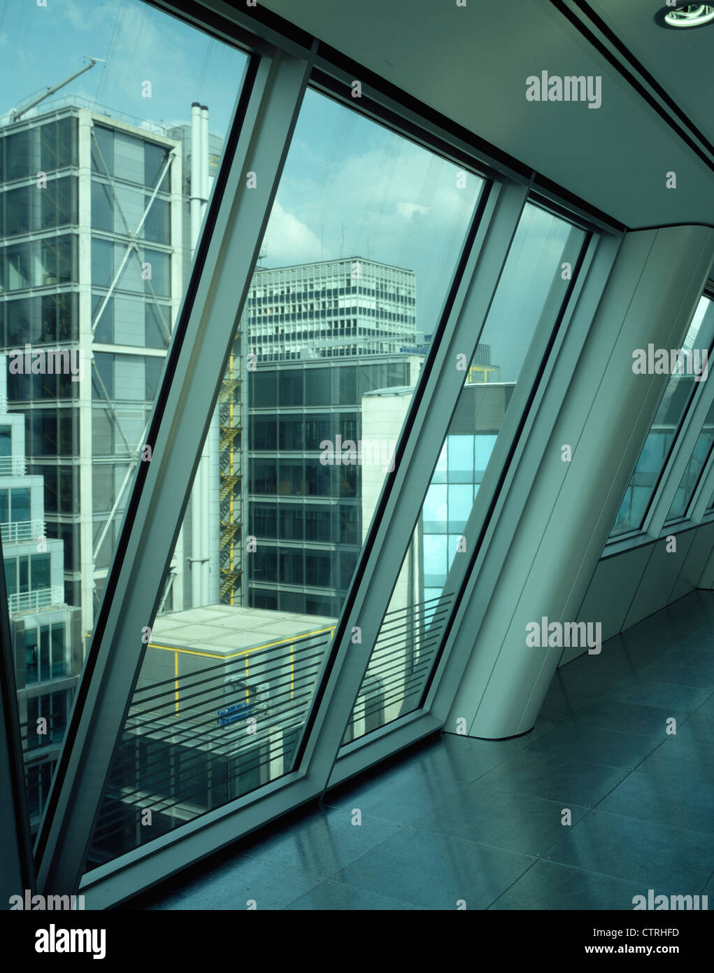 Lloyds of london interior hi-res stock photography and images - Alamy