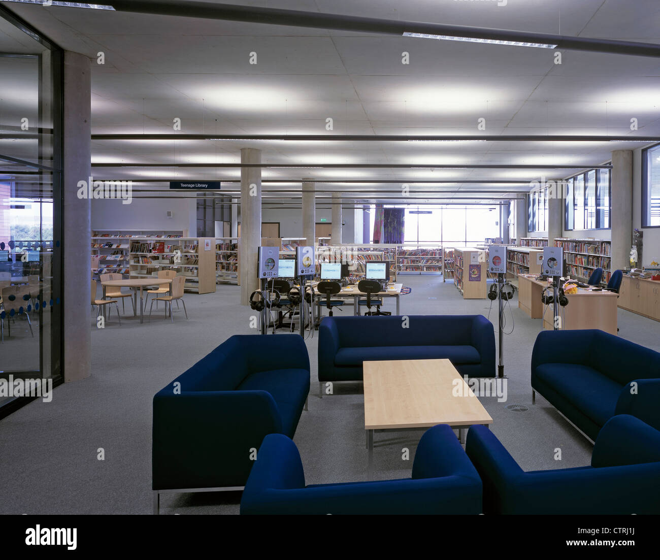 oldham centre for learning childrens library area Stock Photo Alamy