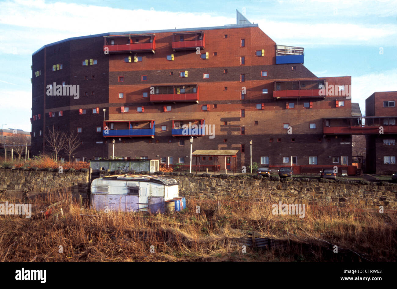 byker wall exterior view of flats Stock Photo Alamy