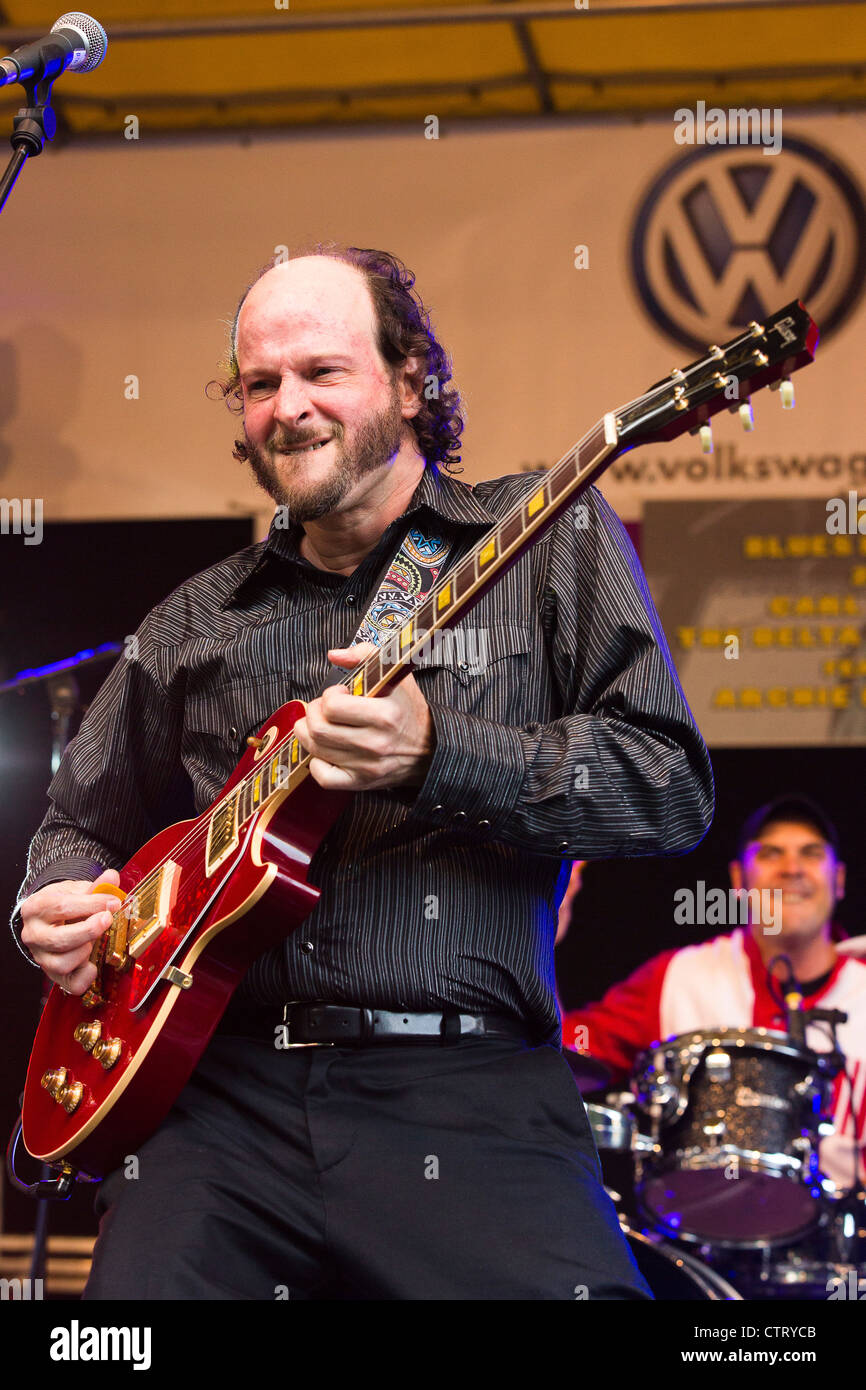 The Jon Spencer Blues Explosion at the Blues and Jazz Rallye. In the