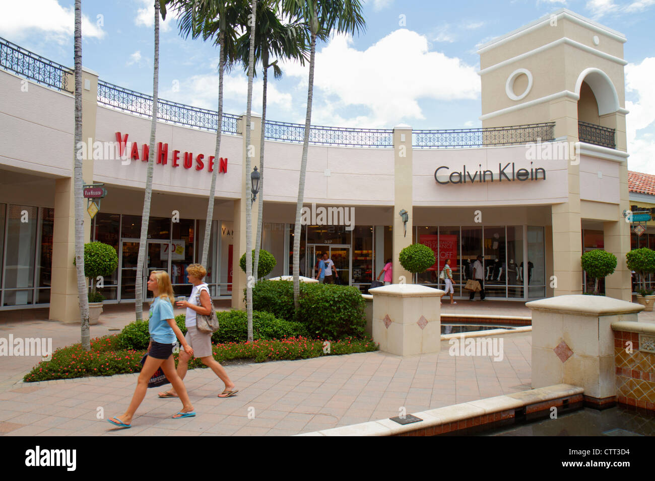 Miromar outlets hi-res stock photography and images - Alamy