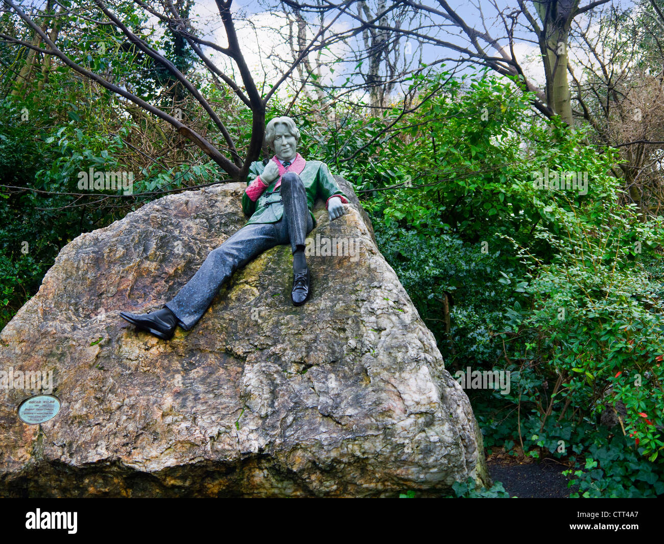 Statue to Writer Oscar Wilde in