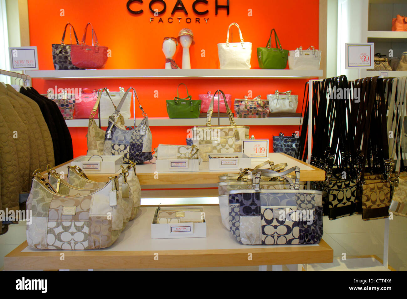 coach lee outlets