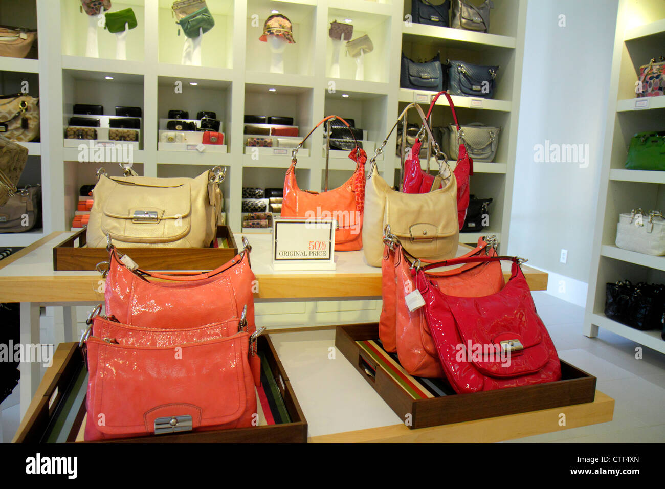 Discount coach handbag hi-res stock photography and images - Alamy Discount coach handbag hi-res stock photography and images - Alamy