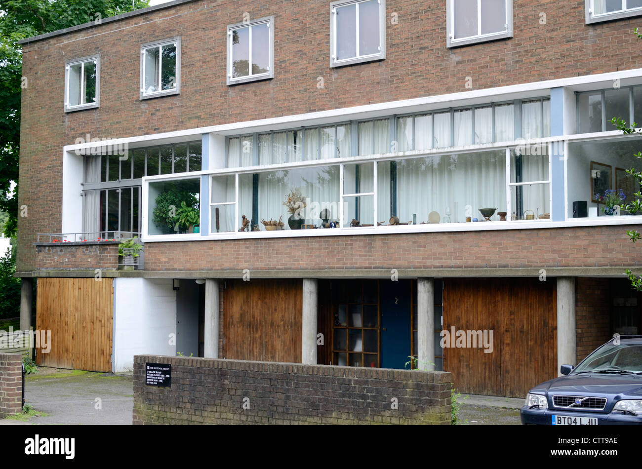 Number 2 Willow Road Modernist home designed by architect Ernö Goldfinger, Hampstead, London, UK Stock Photo