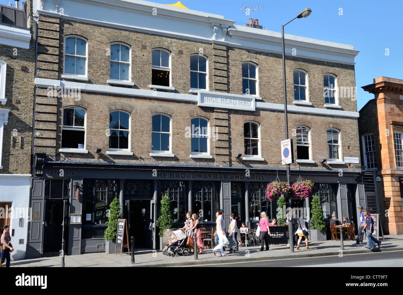The Broadway Bar And Grill Fulham Road Fulham London Uk Stock Photo Alamy