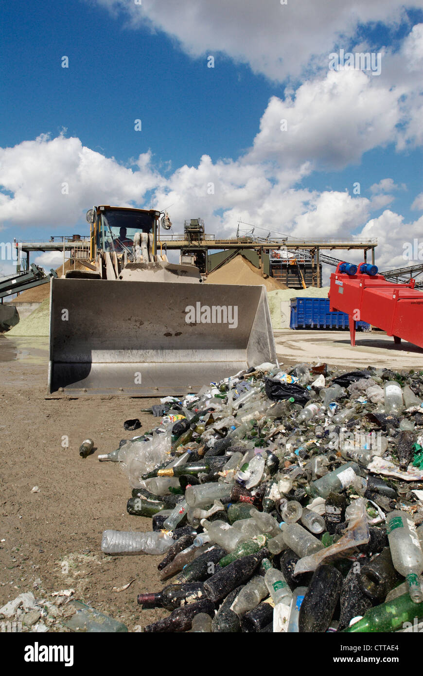 Glass recycling at Day Aggregates  a construction materials and recycling plant. Greenwich, South-East London, UK. Stock Photo