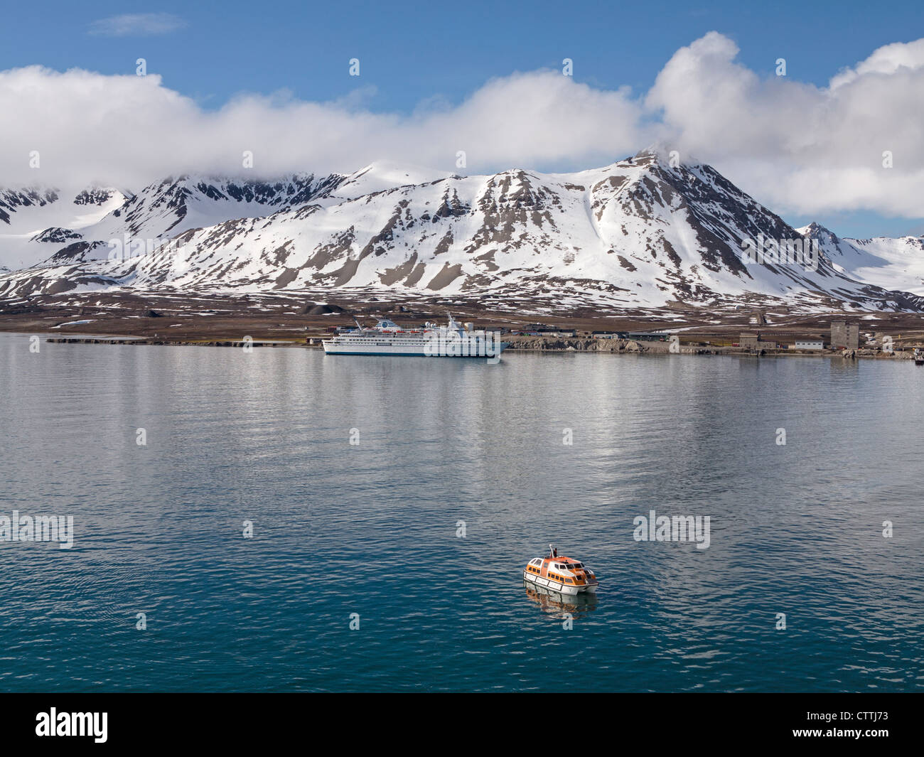 Ny Alesund Spitzbergen Norway Stock Photo - Alamy
