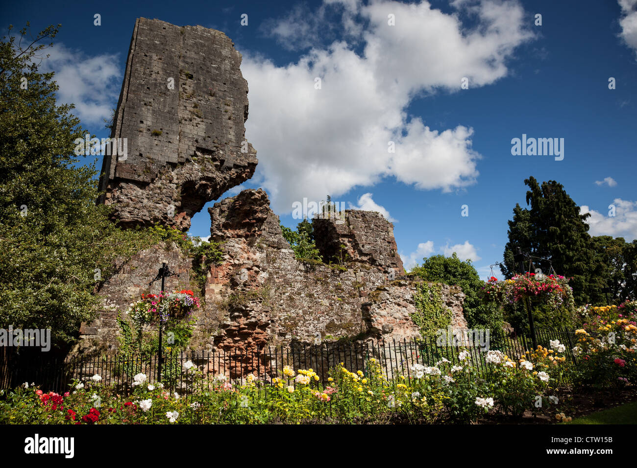 The ruins of Bridgnorth Castle, Bridgnorth, Shropshire Stock Photo Alamy
