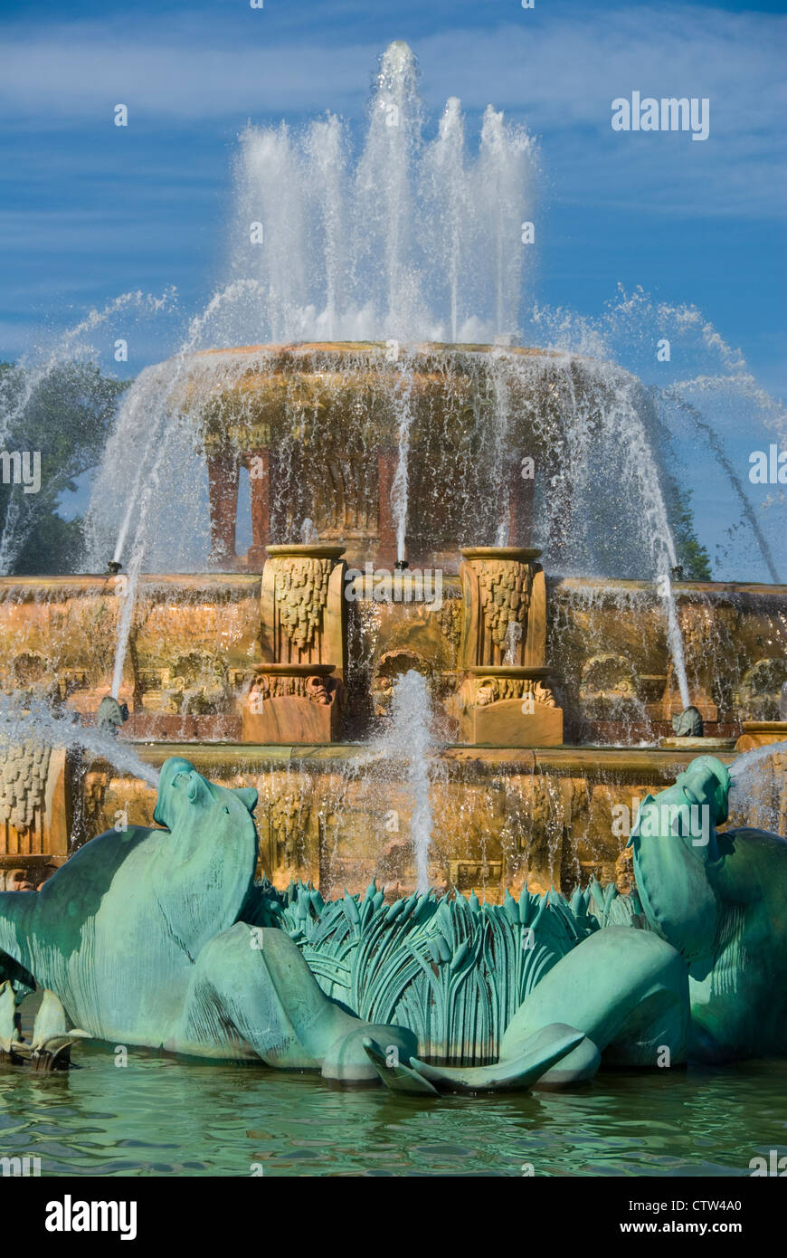 Buckingham Fountain in Grant Park, Chicago Illinois Stock Photo - Alamy