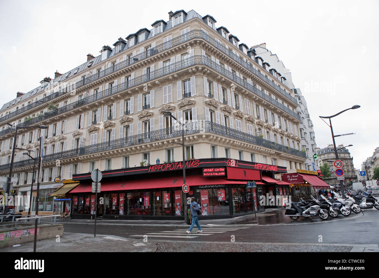 Hippopotamus restaurant outside Gare Du Nord in Paris Stock Photo