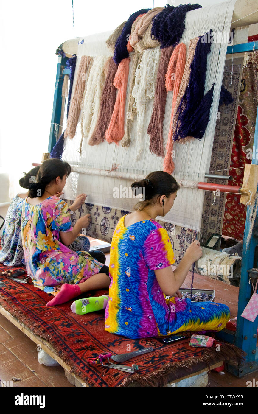 Samarkand silk carpet factory hires stock photography and images Alamy
