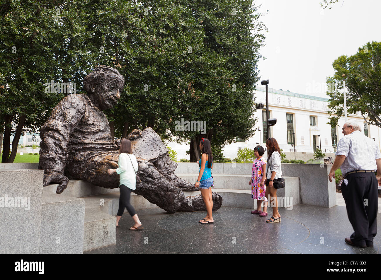 Visitors at the Albert Einstein memorial at the National Academy of Science, Washington, DC USA Stock Photo