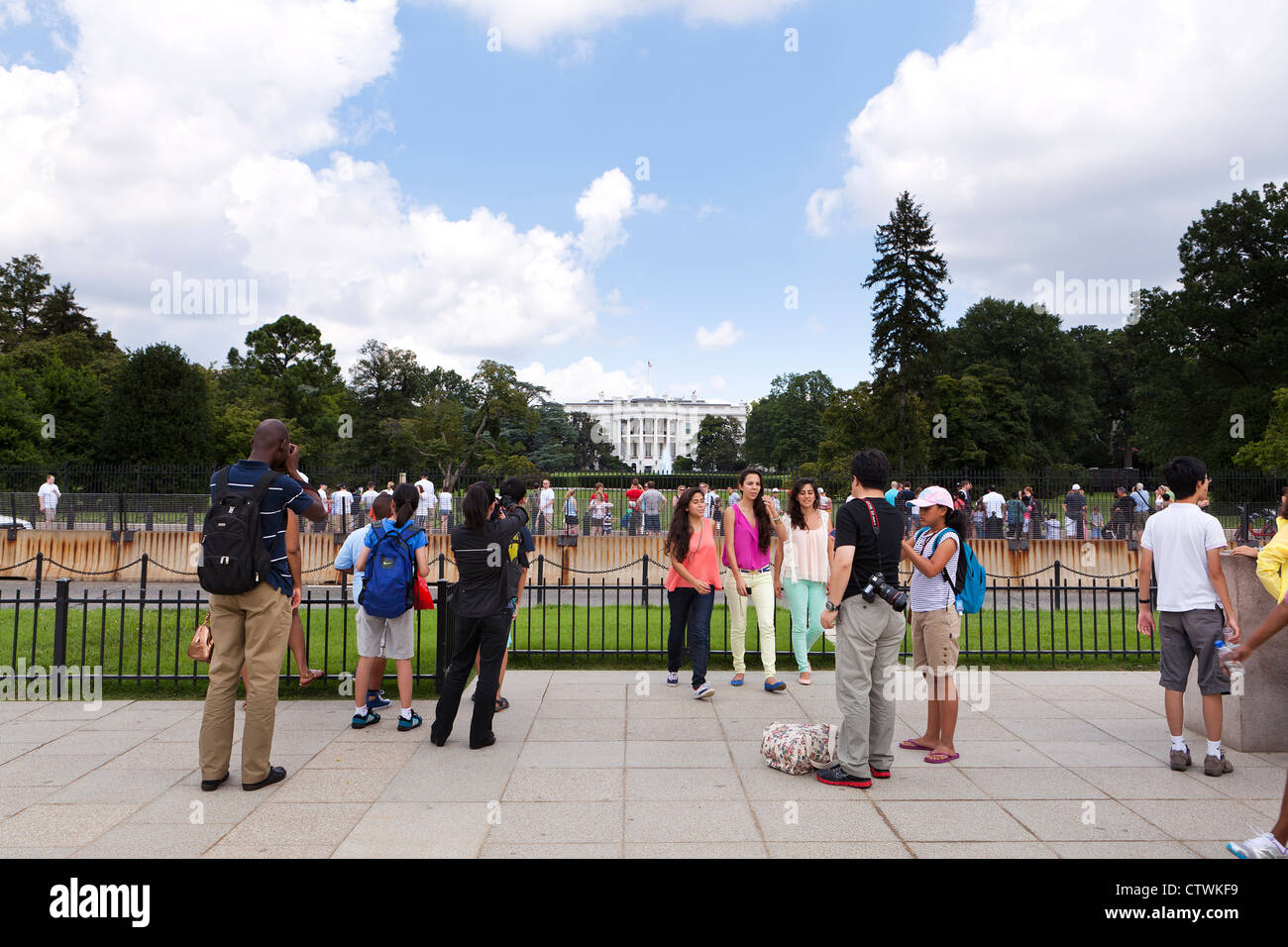 Visitors in front of the White House south portico - Washington, DC USA Stock Photo