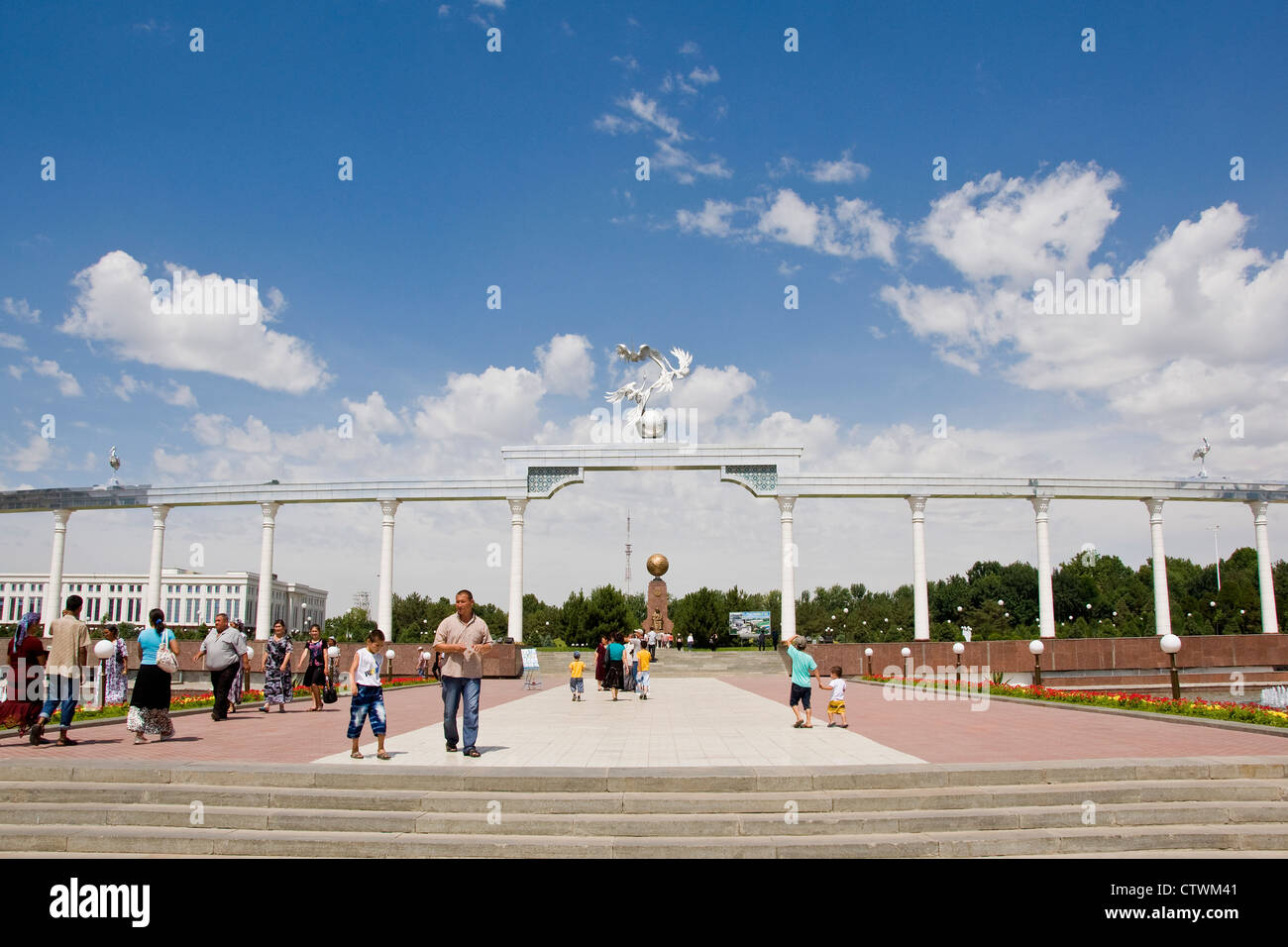 Uzbekistan, Tashkent, Indipendence town square Stock Photo - Alamy