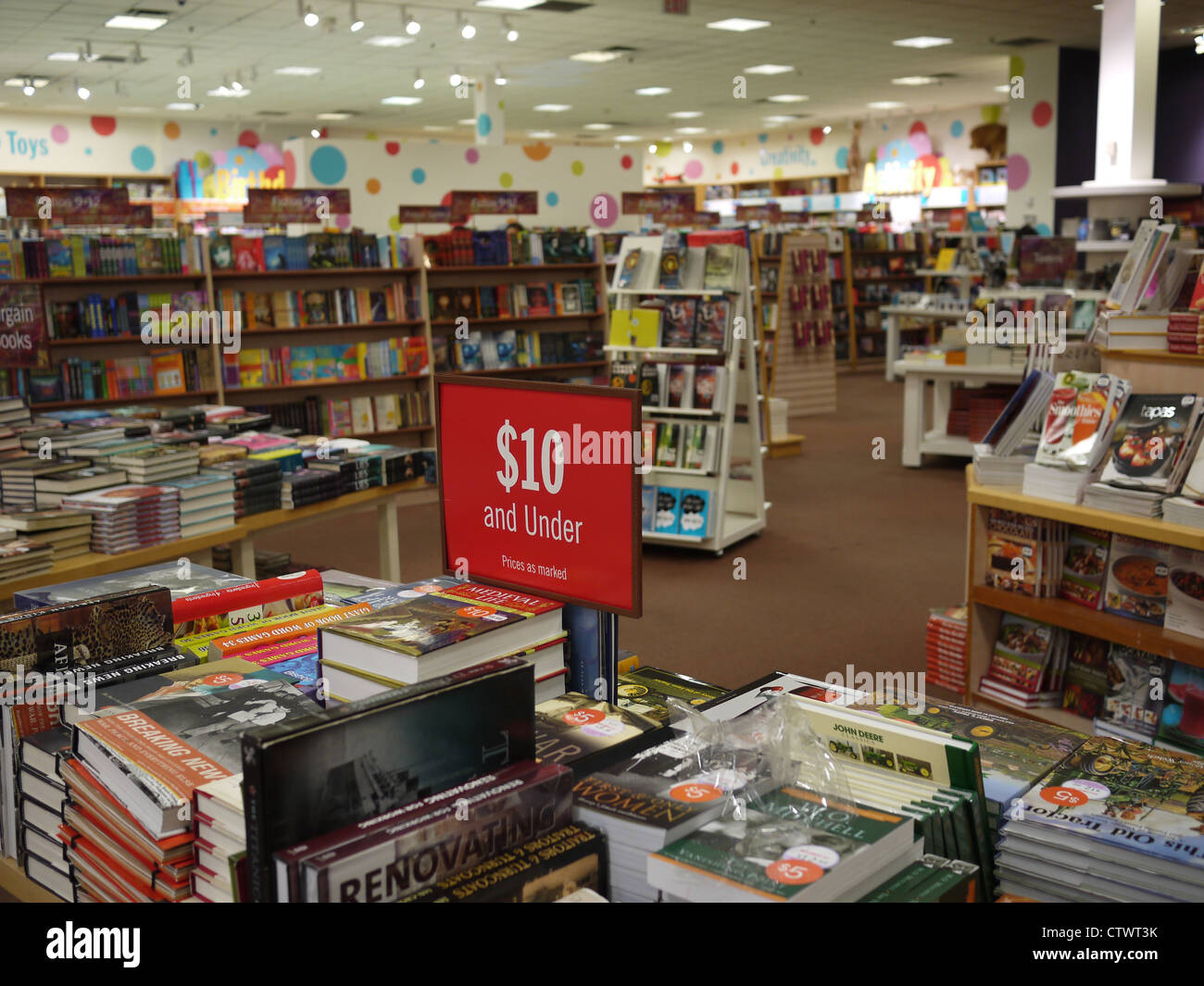 book store interior discount sales quiet Stock Photo