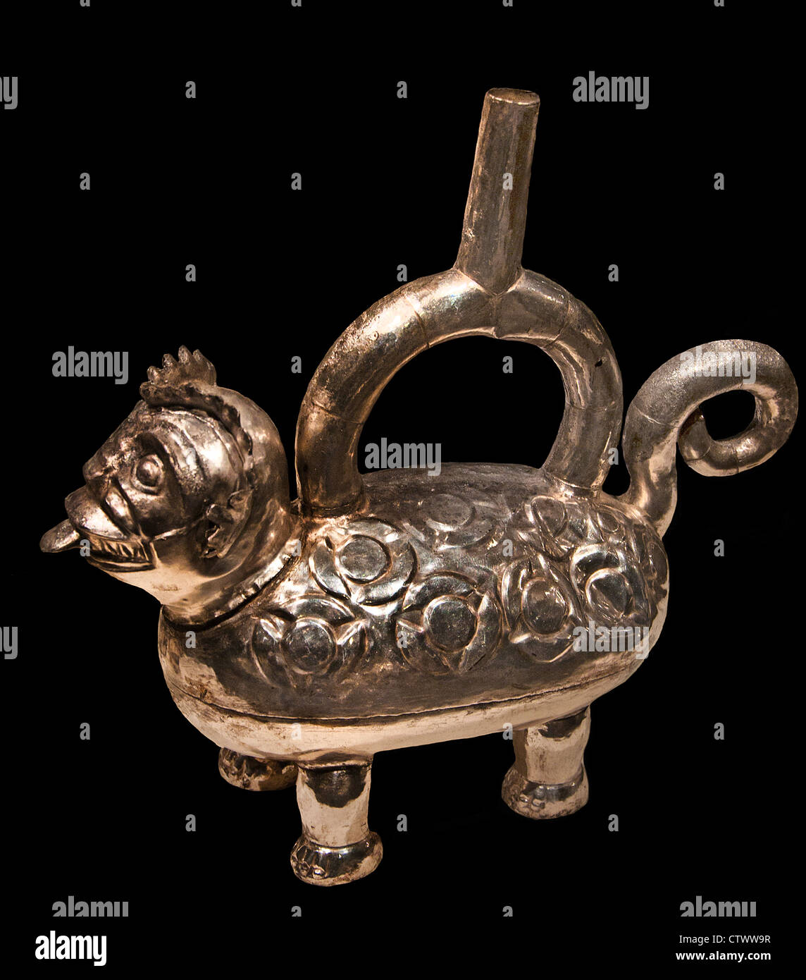 Feline Bottle14–15 century Peru Chimú Silver H. 9 1/4 x W. 3 1/4 x D. 9 1/2 in. (23.5 x 8.3 x 24.1 cm) Stock Photo