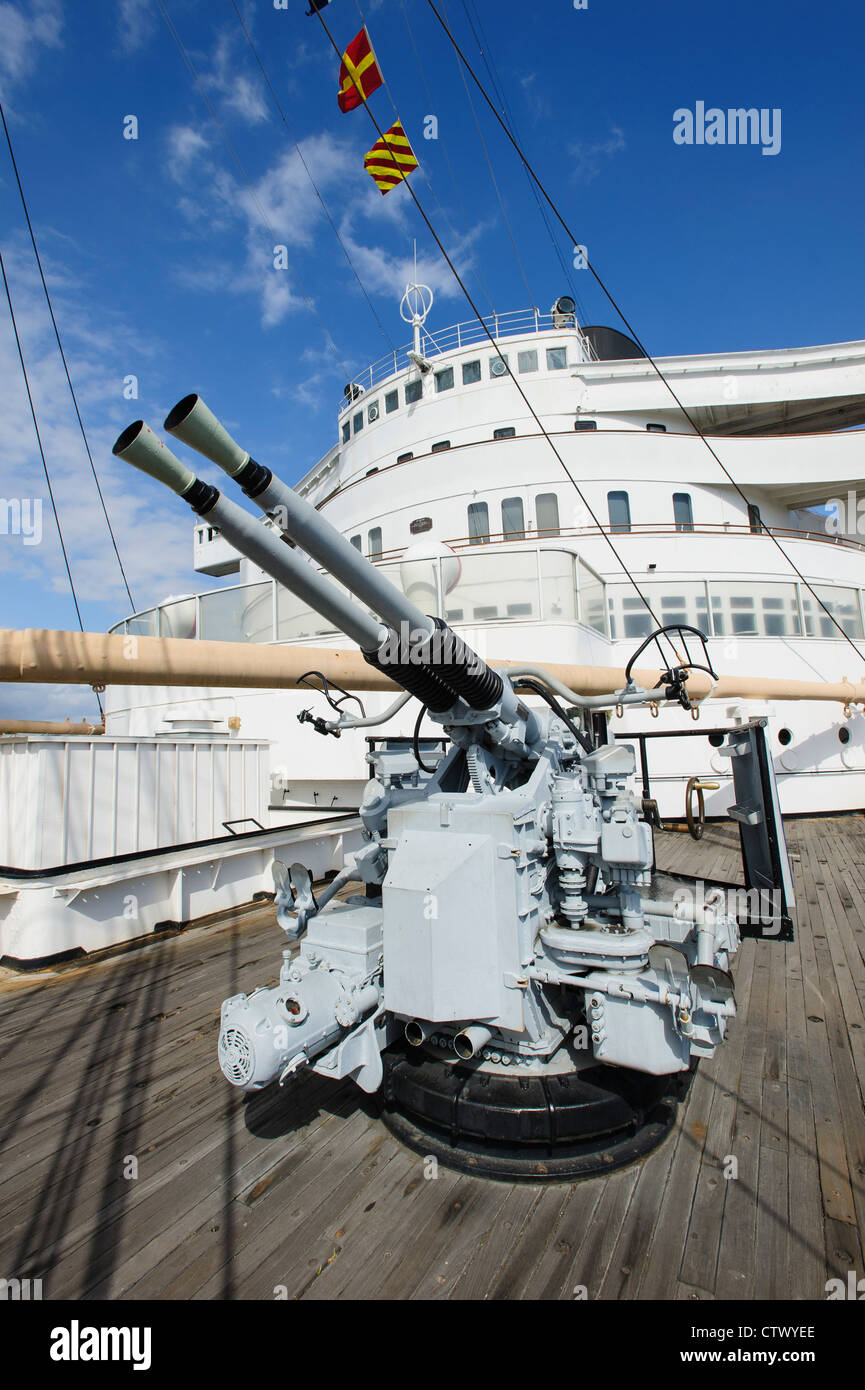 An Anti Aircraft Gun on board the Queen Mary, Long Beach, California ...