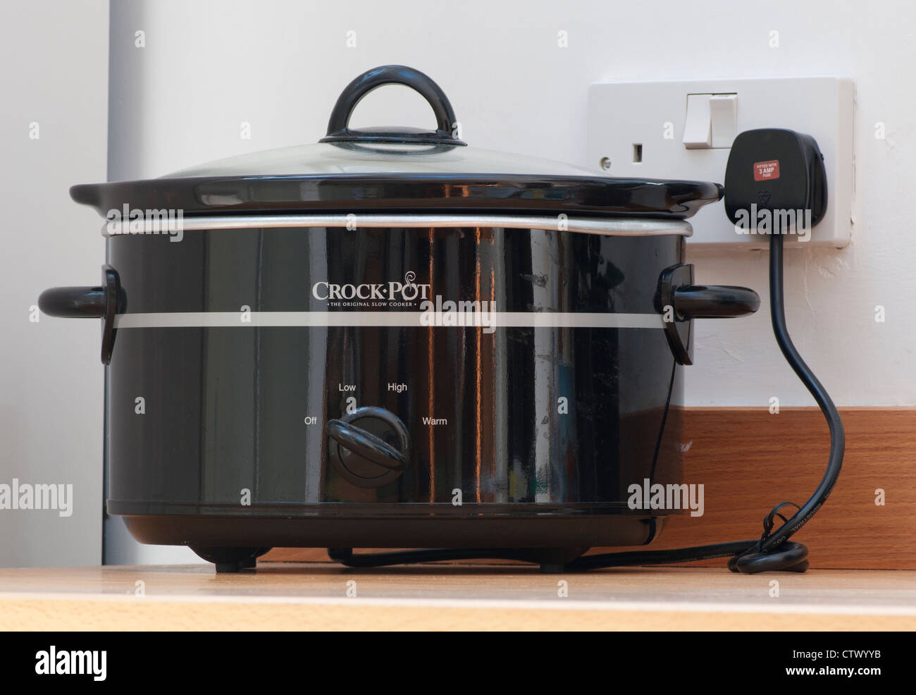 10,635 Slow Cooker Images, Stock Photos, 3D objects, & Vectors
