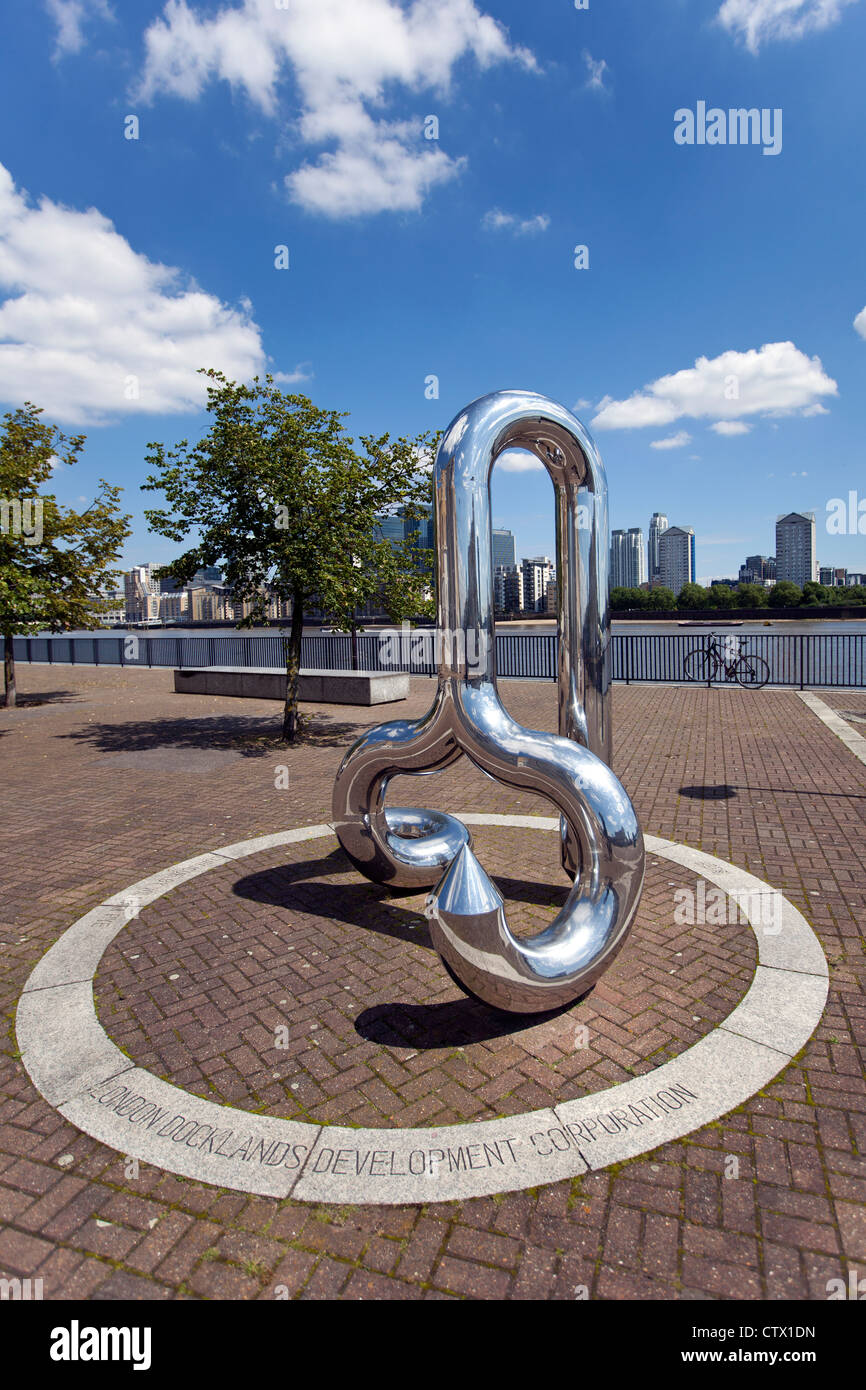 Curlicue, sculpture by William Pye, Commissioned by the LDDC, Thames path near Greenland Dock, Rotherhithe, London, UK. Stock Photo