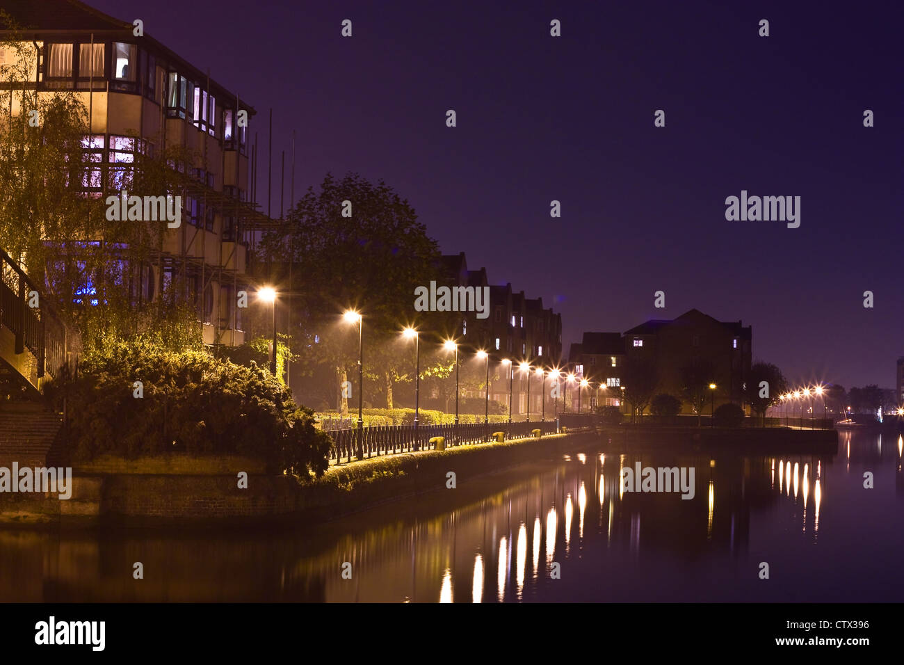london docks at night Stock Photo Alamy