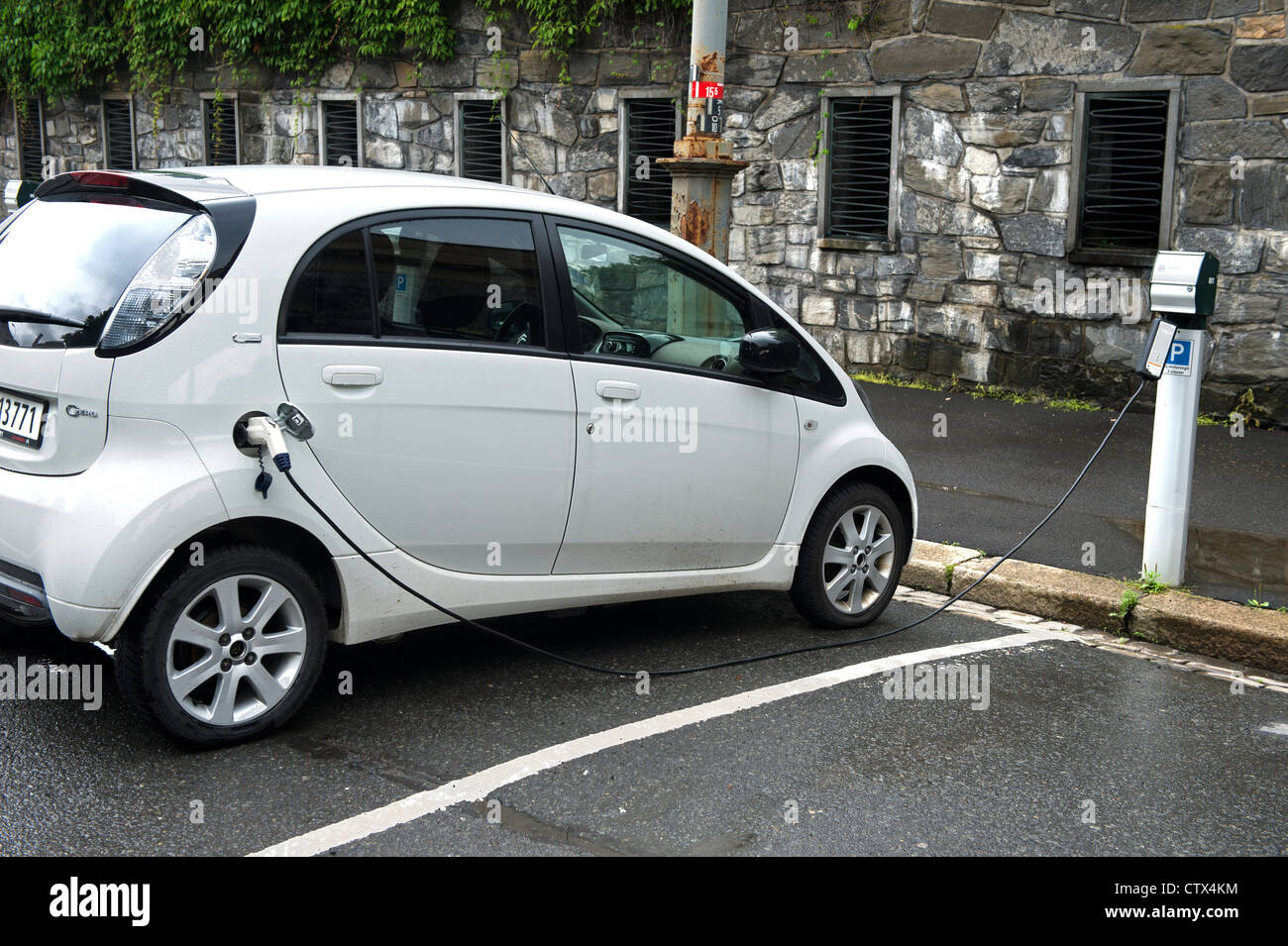 Oslo electric cars hires stock photography and images Alamy