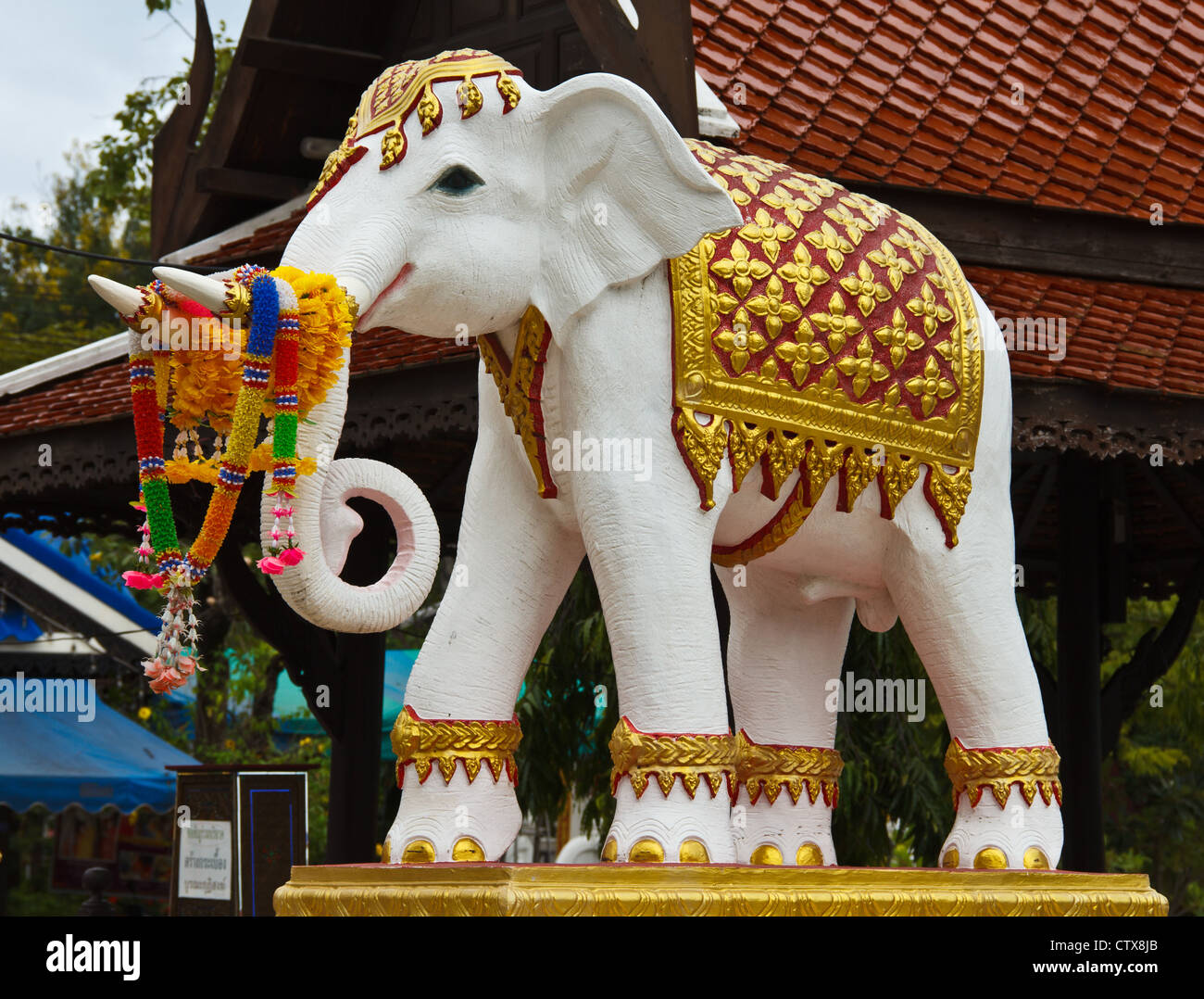 Statue elephant in ratchaburi thailand hires stock photography and
