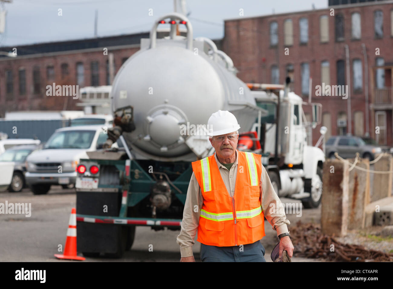 Hazardous waste cleanup hires stock photography and images Alamy