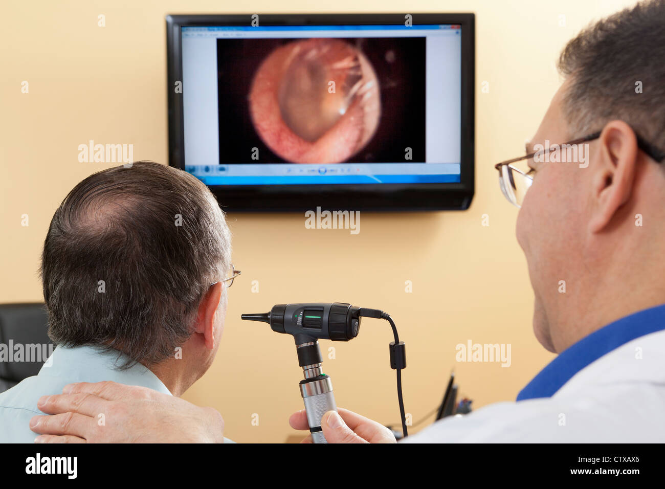 Hearing test hi-res stock photography and images - Alamy