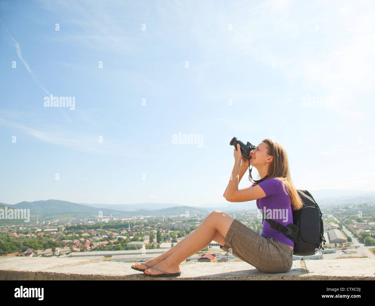 Female photographer nature hi-res stock photography and images - Alamy