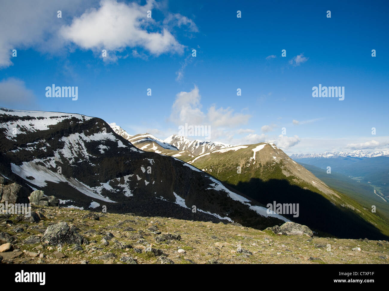 mountain ridge covered with snow Stock Photo - Alamy