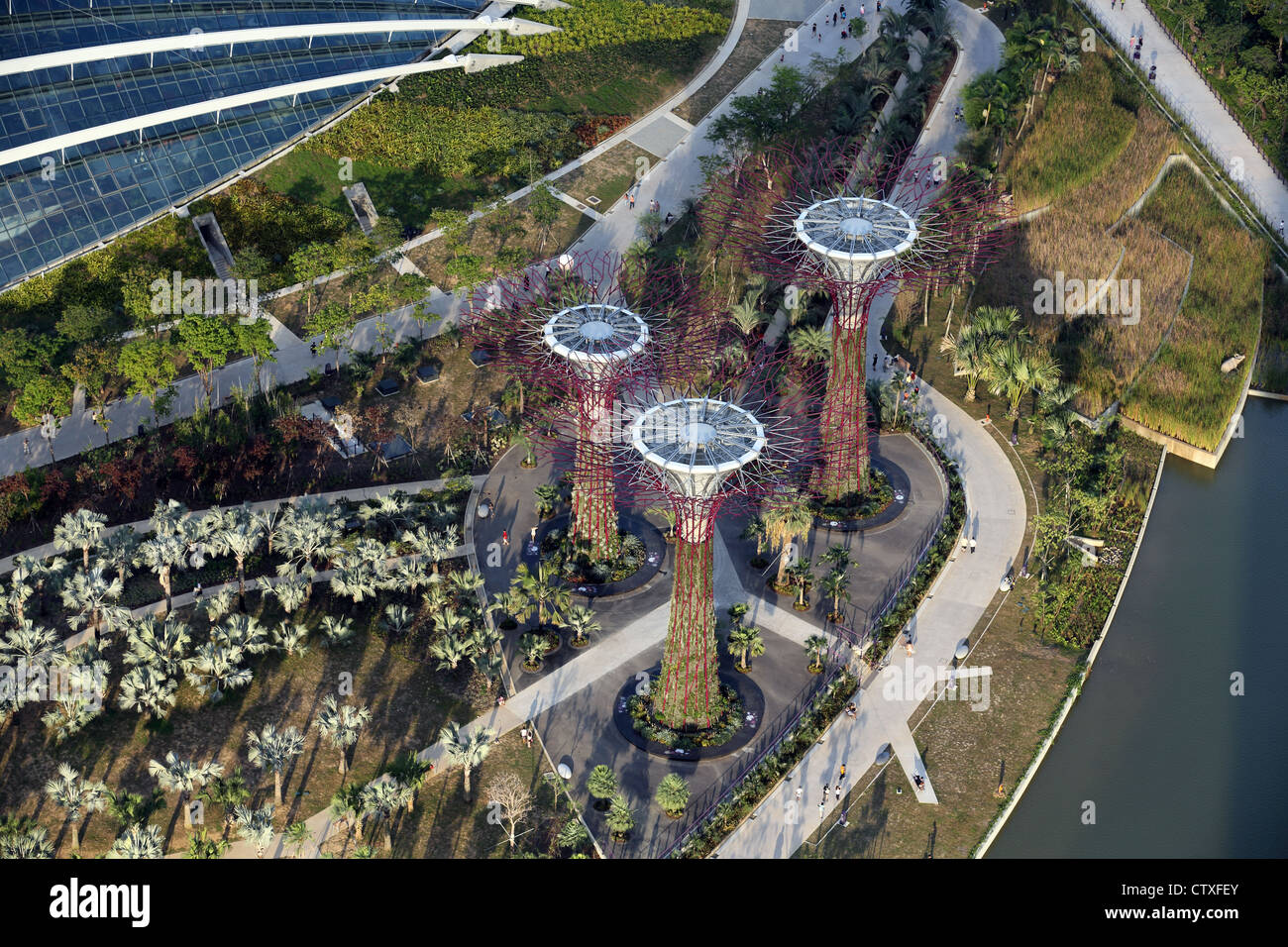 Gardens by the bay at marina bay hi-res stock photography and images ...