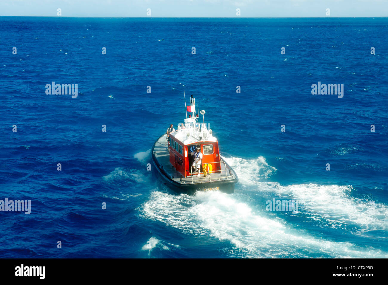Pulling across the water hi-res stock photography and images - Alamy