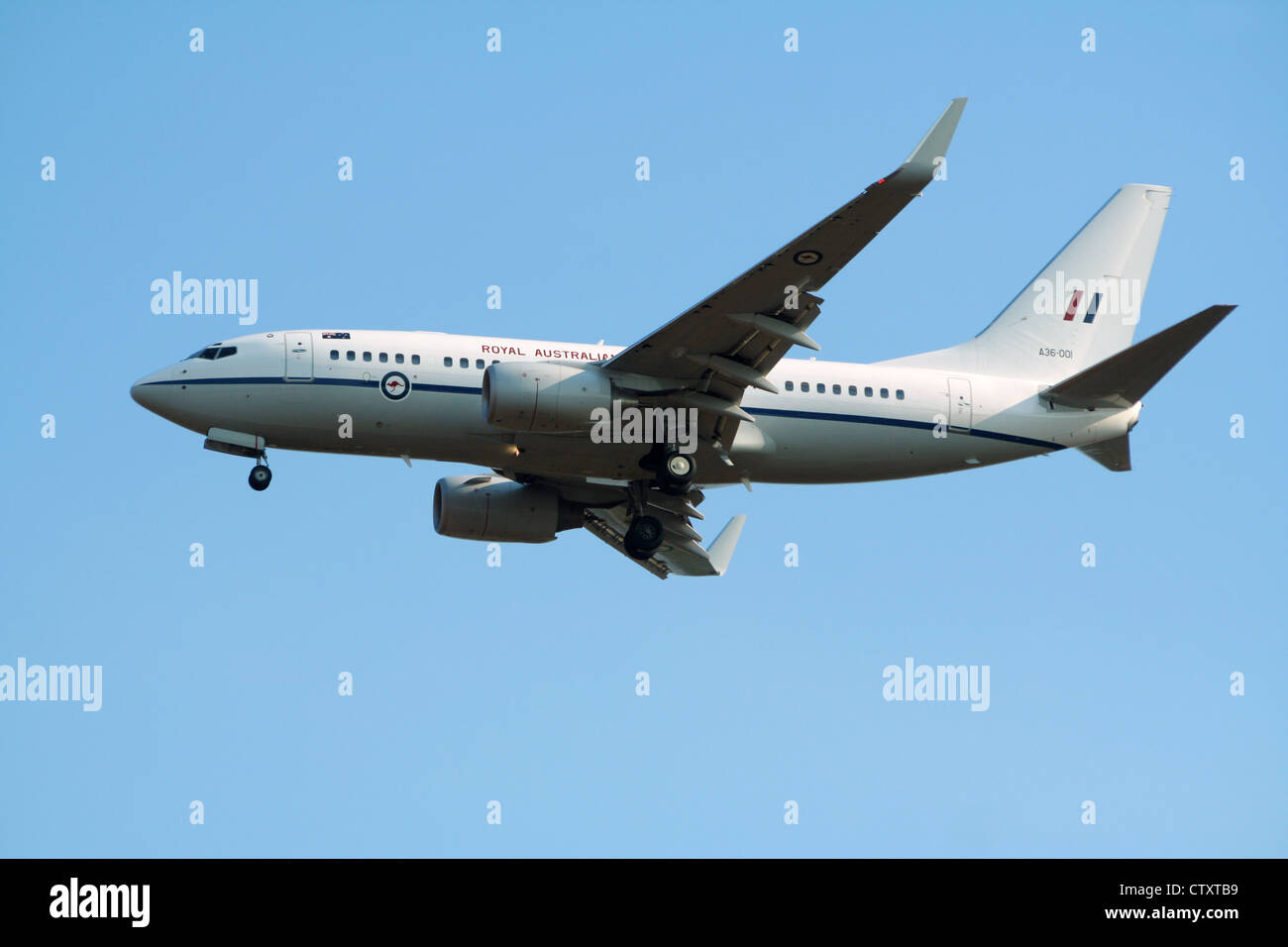 Royal Australian Air Force Boeing 737 landing at Darwin Airport Stock Photo Alamy