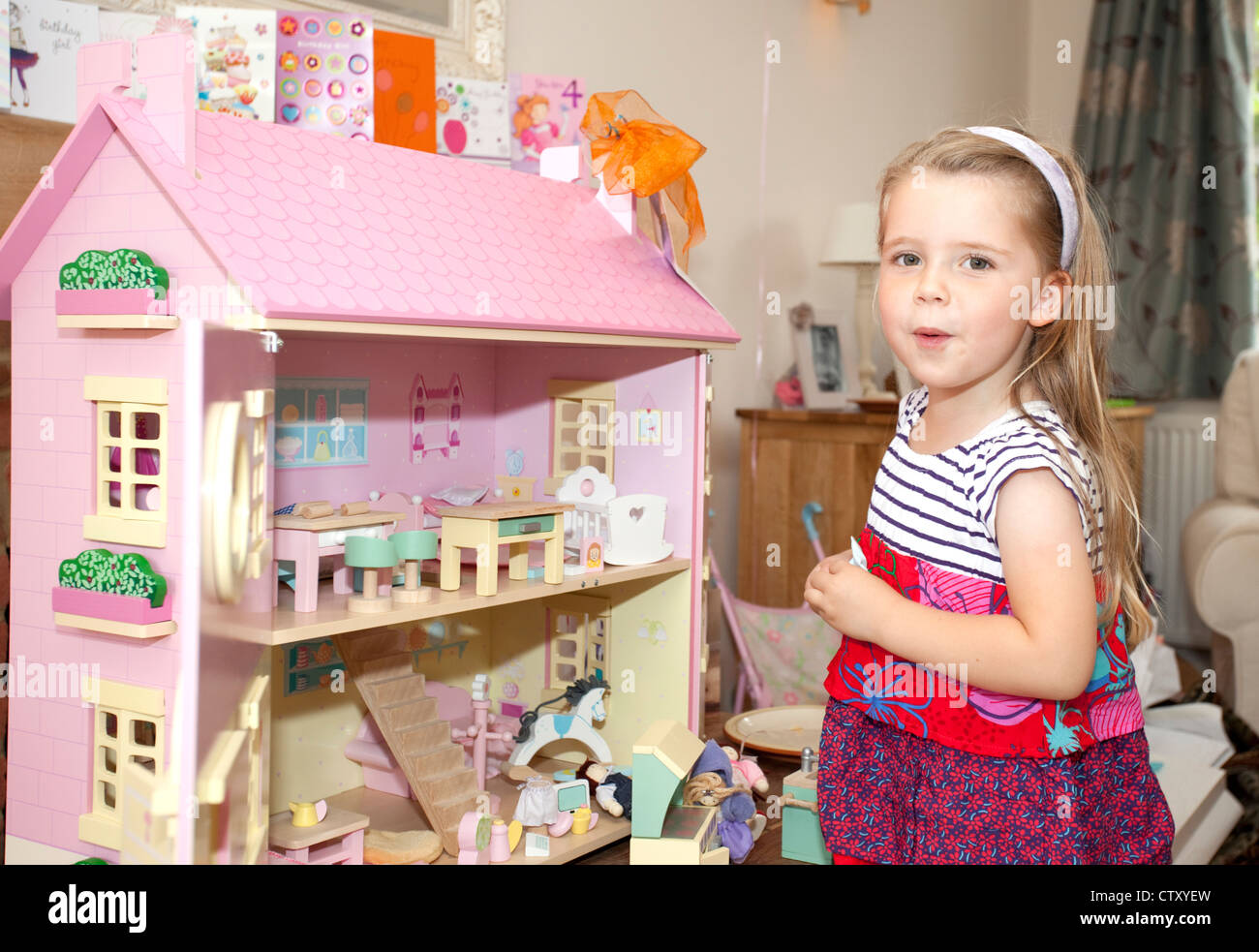 doll new house