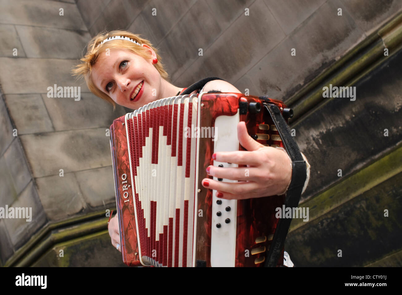 Accordionist piano accordion hires stock photography and images Alamy