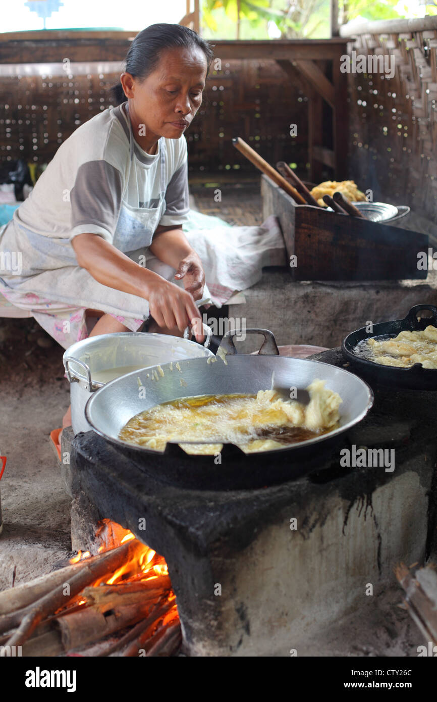 central java indonesia borobudur woman in roadside restaurant foodstall CTY26C