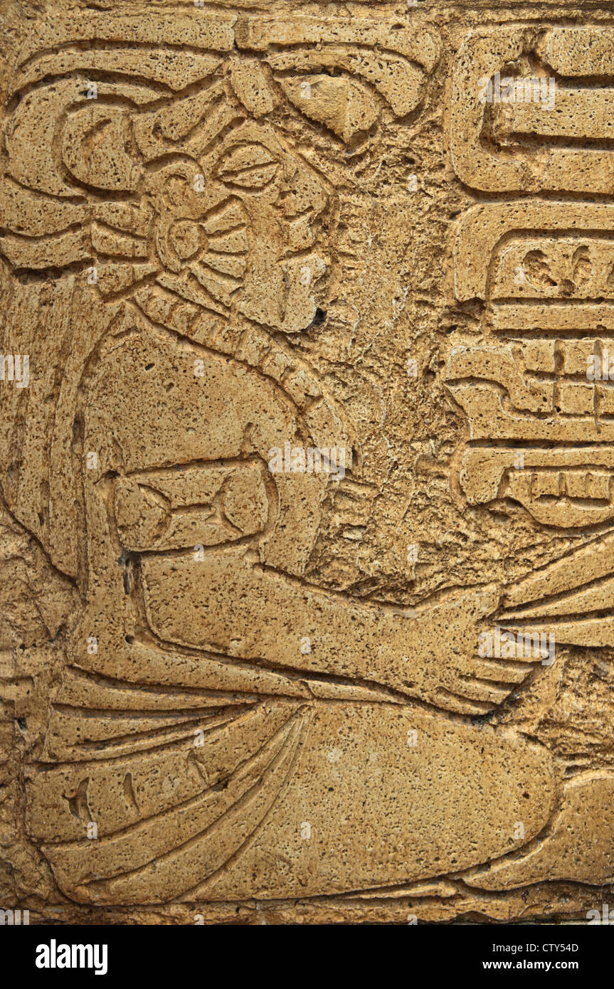 Mayan Statue Stock Photo Alamy