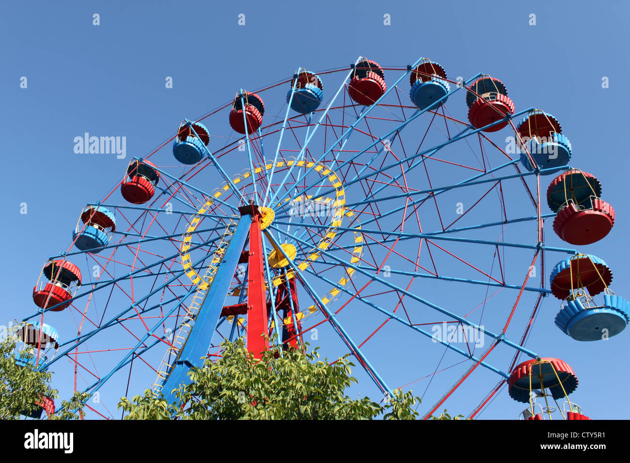 Amusement ferris wheel hi-res stock photography and images - Alamy