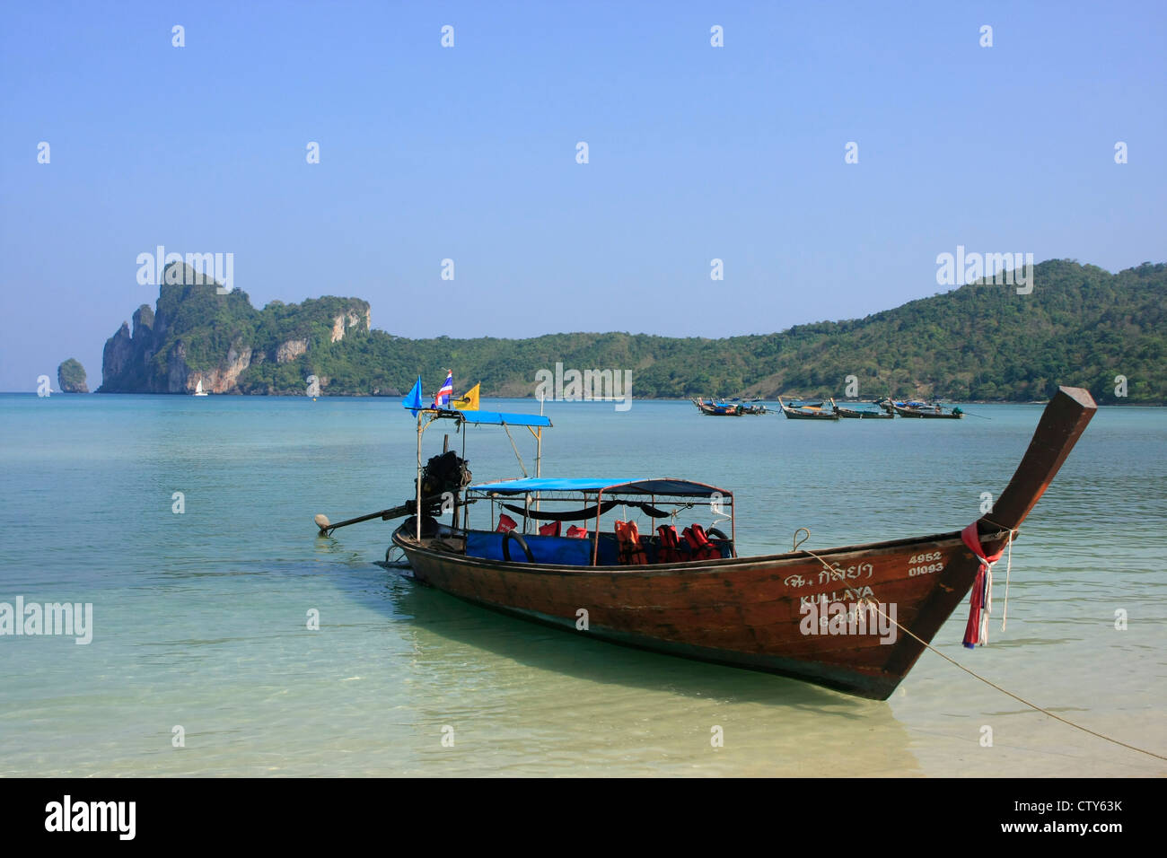 Longtail boat at the beach, Phi Phi Don island, Thailand Stock Photo