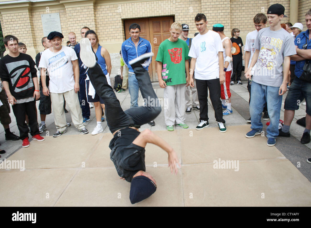 Street dancers hip hop hi-res stock photography and images - Alamy