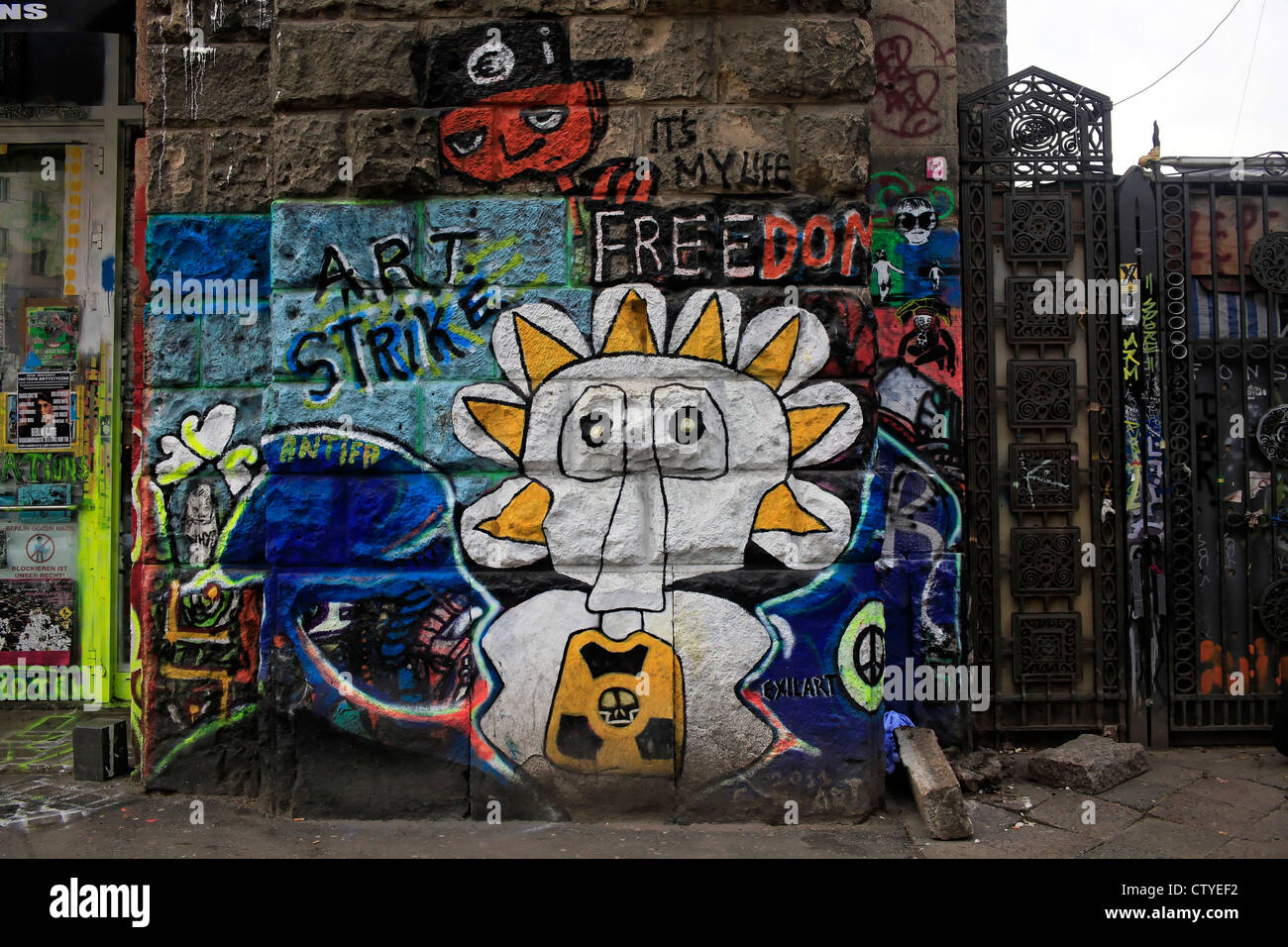 Graffitti artist hi-res stock photography and images - Alamy