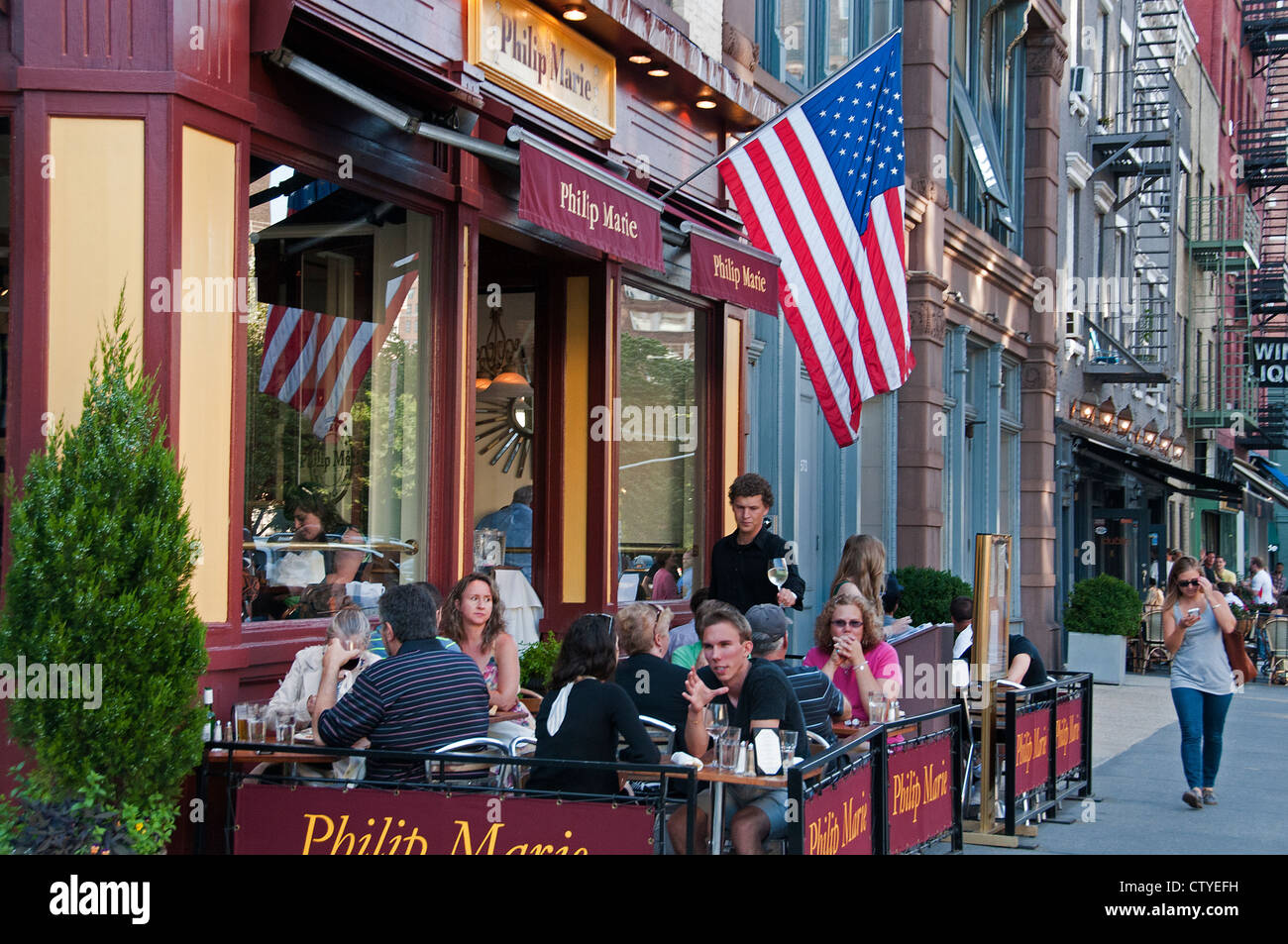 Soho Hudson street West Village ( Greenwich Village ) terrace bar pub