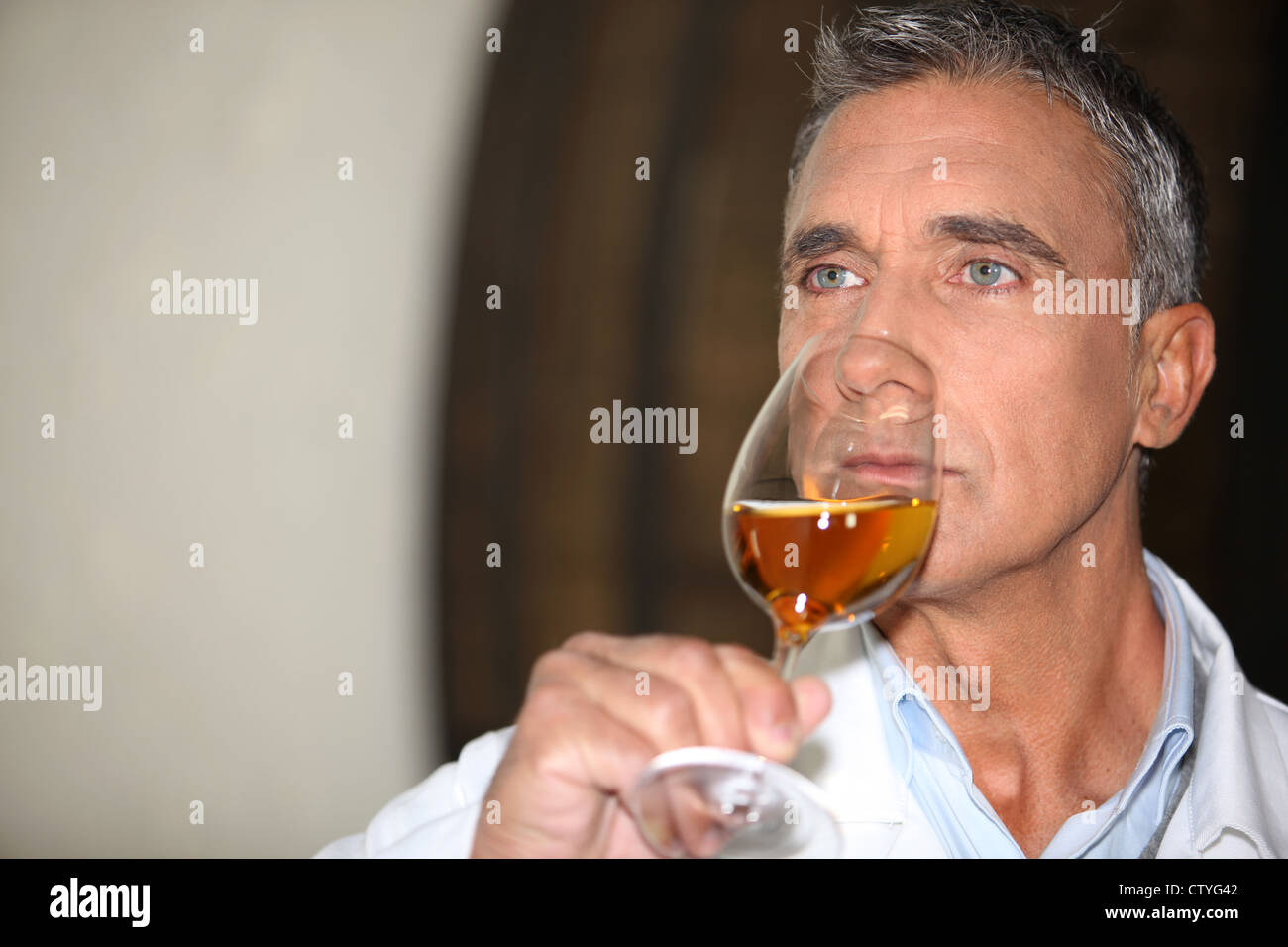 wine expert tasting a vintage Stock Photo - Alamy