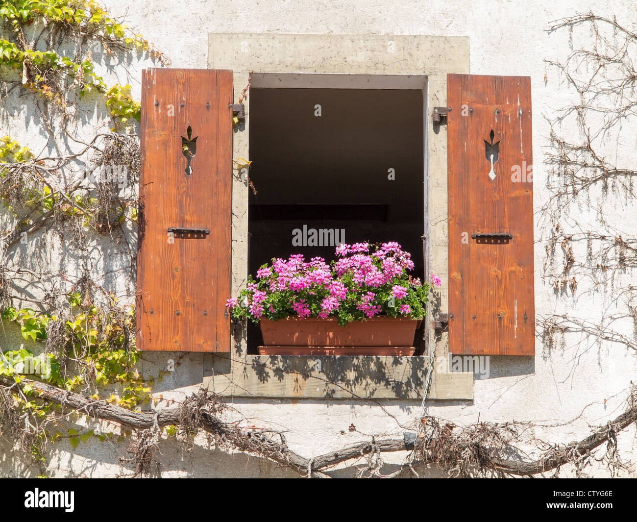 Traditional french house hi-res stock photography and images - Alamy
