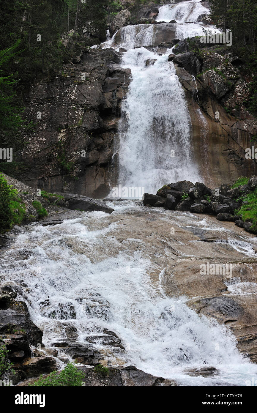 Waterfall of the gave de Gaube at the Pont d'Espagne in the Hautes-Pyrénées near Cauterets, Pyrenees, France Stock Photo
