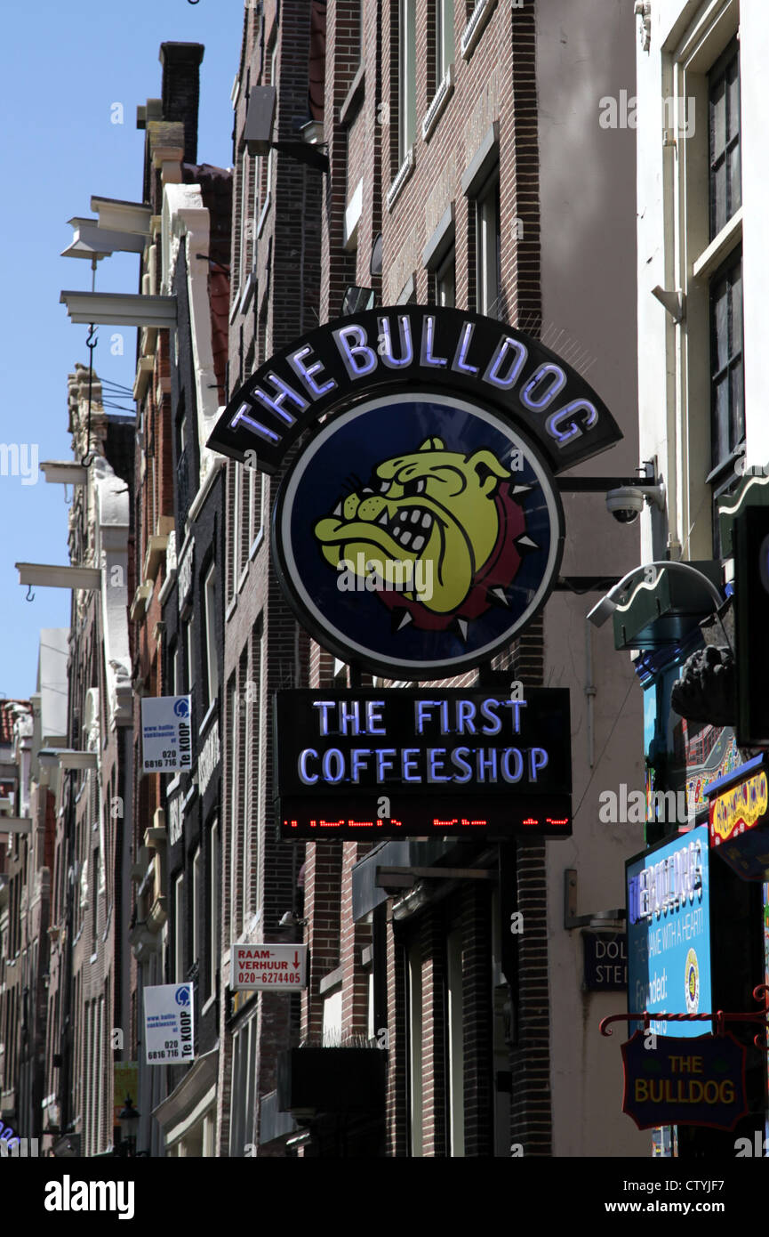 Smokers Den High Resolution Stock Photography and Images Alamy