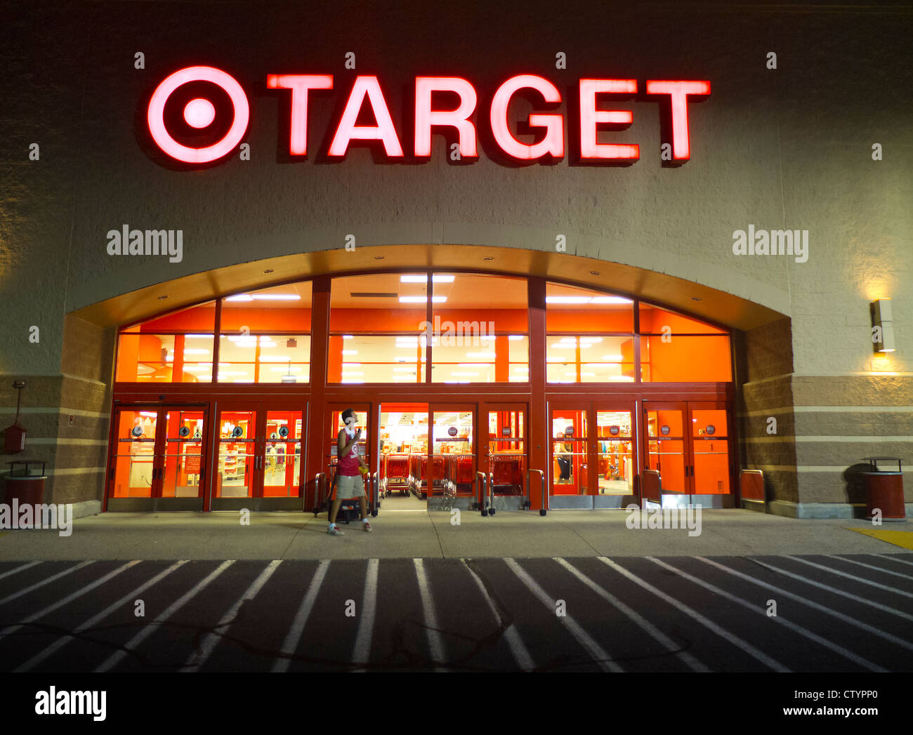 Man shopping target store hires stock photography and images Alamy