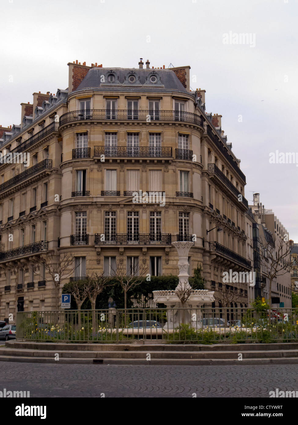 Place Francois 1er, 8th arrondisement, Paris, France Stock Photo
