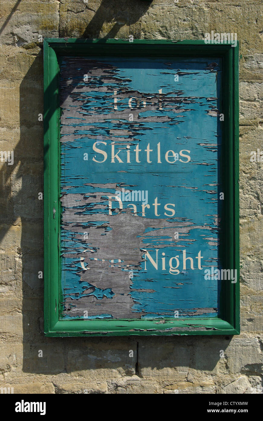 Weathered sign at The Carrington Arms Castlethorpe, a village pub closed down due to the recession Stock Photo